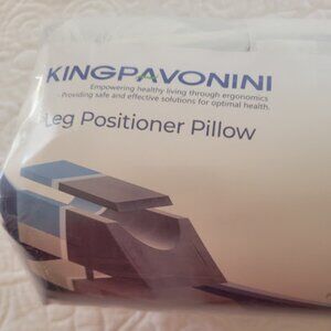 King Pavonini adjustable leg elevation pillow